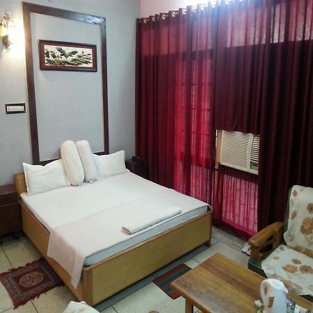 Hotel Royal Inn Патна Екстер'єр фото